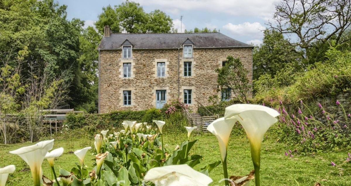 ロシュフォール・アン・テールLe Moulin De Gueuzonアパートメント エクステリア 写真